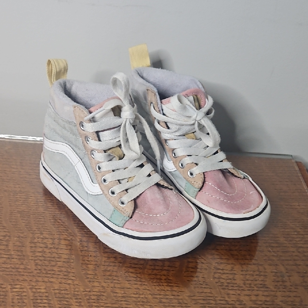 Vans Pink and Gray Sneakers Classic Low-Top Design